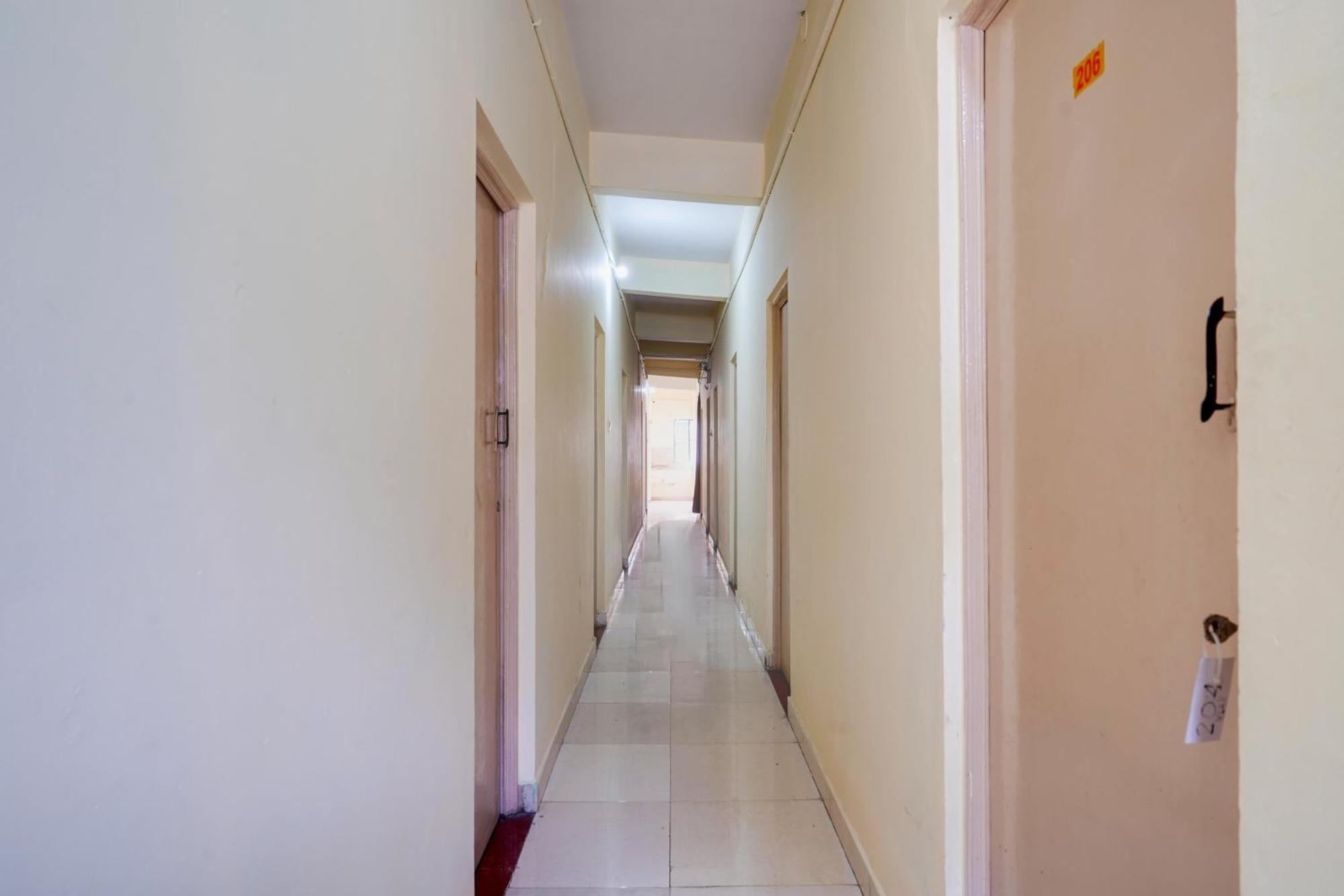 Super Townhouse Marathahalli Near Klm Fashion Mall บังกาลอร์ ภายนอก รูปภาพ